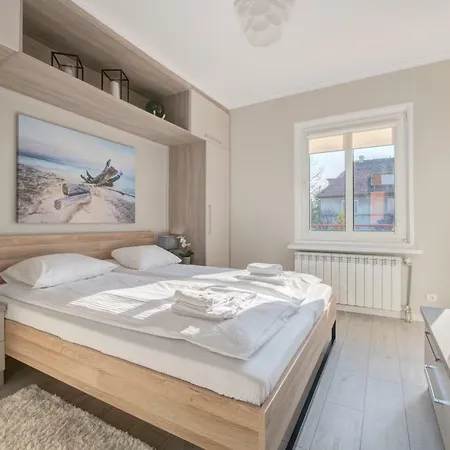 Dom & House - Elen Apartament *